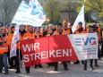Bahn-Streik: Mitglieder der EVG bei einer Streikveranstaltung