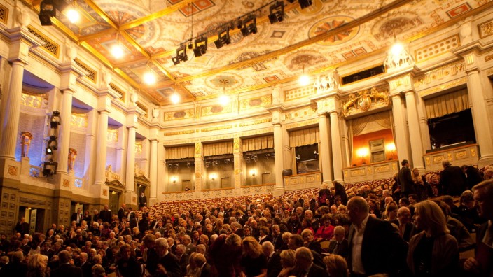 Jazzkonzert: Der Zuschauerraum des Prinzregententheaters ist kein Jazzclub und doch perfekt geeignet für einen Abend wie diesen.