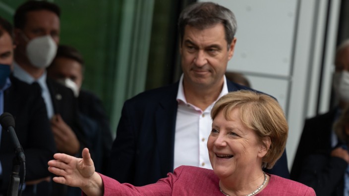 Auszeichnung: Bayerns Ministerpräsident will die ehemalige Bundeskanzlerin Angela Merkel mit dem bayerischen Verdienstorden auszeichnen.