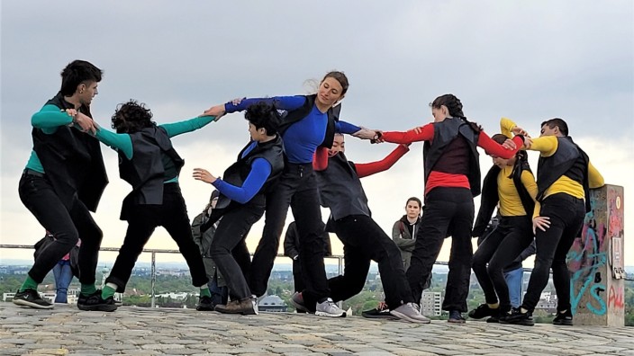 Dance-Festival 2023: Tanz auf dem Olympiaberg: ein Projekt der New Yorker Choreografin Jody Oberfelder (zweite von links).