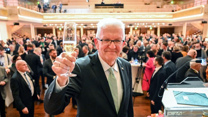 Baden-Württemberg: Prost! Winfried Kretschmann beim Neujahrsempfang der Landesregierung in Stuttgart.