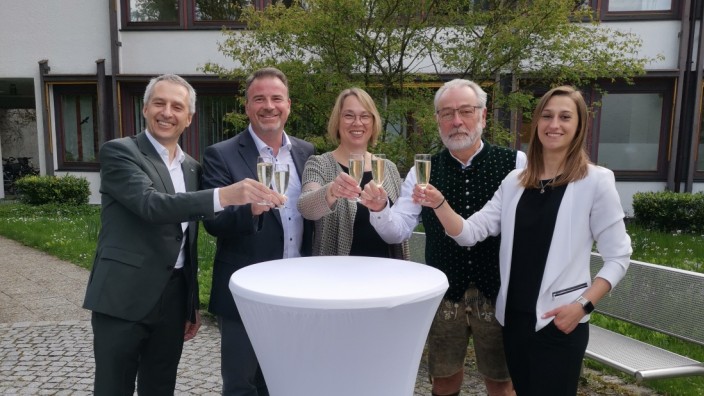 Puchheim: Bürgermeister Norbert Seidl mit den Preisträgern: (v.l.) Florian Gögelein, Christine Scholz, Michael Stöckemann und Verena Huber.