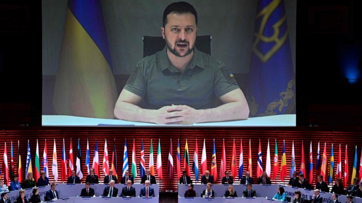 Diplomatie: Nach seiner längeren Europareise ist Selenskij bei diesem Gipfel wieder einmal per Video zugeschaltet.
