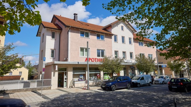 Stadtentwicklung: Das Menagehaus in Penzberg heute. Anfang der 1970er-Jahre wurde es zu einem sogenannten Ärztehaus umgebaut.