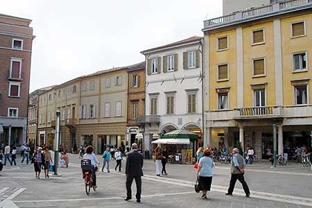 Piazza in Rimini, Küspert