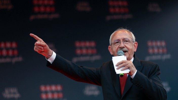 Türkei: Der sozialdemokratische Präsidentschaftskandidat Kemal Kılıçdaroğlu versucht, im Wahlkampf mit markigen Tönen gegenüber Flüchtlingen zu punkten.
