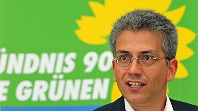 Regierungsbildung in Hessen: "Wir sehen die größten inhaltlichen Gemeinsamkeiten mit der SPD", sagt Al-Wazir.