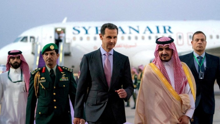 Gipfel in Saudi-Arabien: Syriens Präsident Baschar al-Assad am Donnerstag bei seiner Ankunft im saudischen Dschidda.