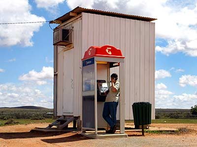 Telefonzelle im Outback, Reuters