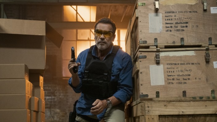 "Fubar" auf Netflix: Arnold Schwarzenegger als Luke Brunner - die Action kommt häufig aus dem Computer.