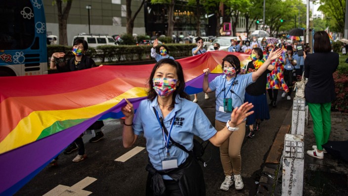 Japan: Bei der Tokyo Rainbow Pride 2022 setzten sich viele Menschen in Japan für die Rechte der LGBTQI+-Community ein.
