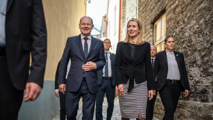 Sicherheitspolitik: Bundeskanzler Olaf Scholz mit Estlands Ministerpräsidentin Kaja Kallas.