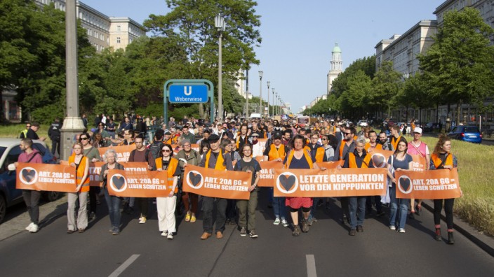 Prantls Blick: Demonstration der Klimabewegung "Letzte Generation" am vergangenen Freitag in Berlin.