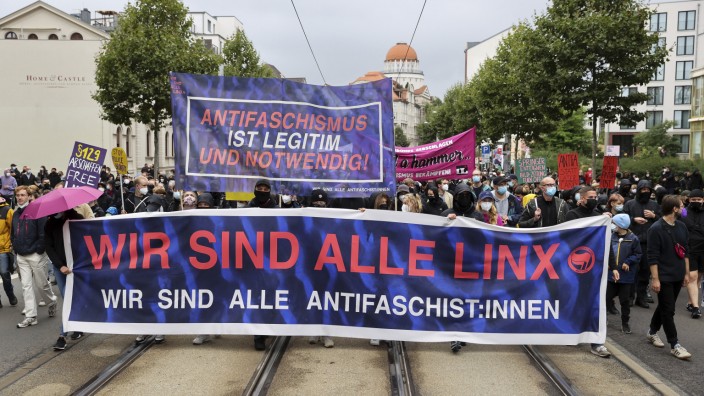 Linksextremismus: Den Samstag hat die linksradikale Szene zum "Tag X" ausgerufen. Für mehrere Städte sind Proteste, wie auf dem Bild im Herbst 2021 in Leipzig, angekündigt.