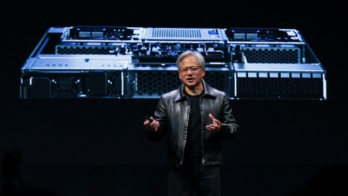 Grafikchips: Nvidia-Mitgründer und Chef Jensen Huang auf der Bühne bei der Hardware-Messe Computex in seinem Geburtsland Taiwan.