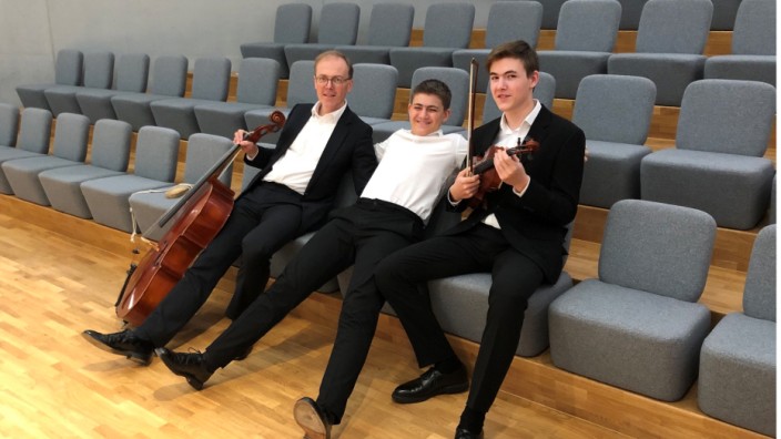 Konzert im Kloster: "Man muss sich immer wieder zusammenraufen": Georg Bruder und seine Söhne Anton und Franz (von links).
