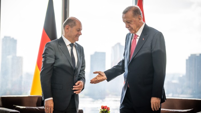 Diplomatie: Man wird auch weiter ein Auskommen brauchen: Olaf Scholz und Recep Tayyip Erdoğan, hier im September 2022 in New York.