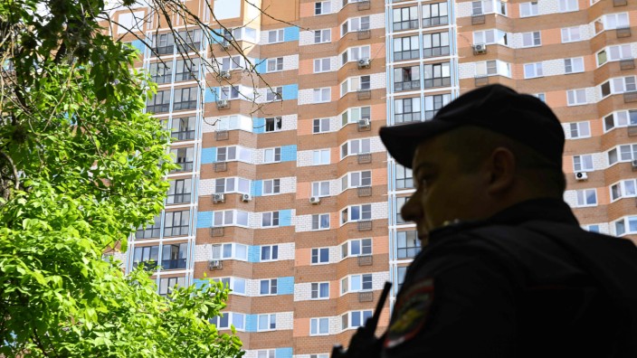 Liveblog zum Krieg in der Ukraine: In Moskau trafen am Dienstag Trümmer von Drohnen ein Wohnhaus. Auf die mutmaßlichen Angriffe reagiert der Kreml weiterhin zurückhaltend.