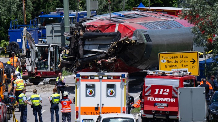 Bahnunglück bei Garmisch-Partenkirchen: Bei dem Zugunglück am 3. Juni 2022 bei Garmisch-Partenkirchen sind fünf Menschen ums Leben gekommen.