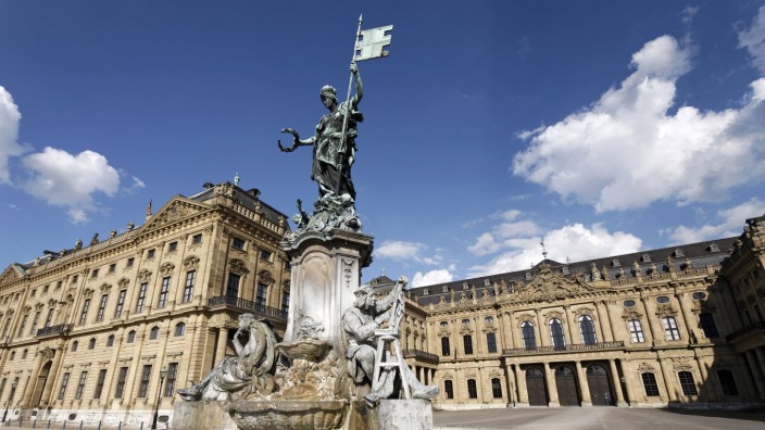 Architektur: Napoleon Bonaparte nannte sie mit leicht spöttischem Zungenschlag das "schönsten Pfarrhaus Europas": die Würzburger Residenz.