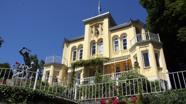 Literatur: Die historische Villa der Familie von Miller in Niederpöcking befindet sich weiter in Familienbesitz und wird gerade umfassend nach denkmalschützerischen Vorgaben renoviert.