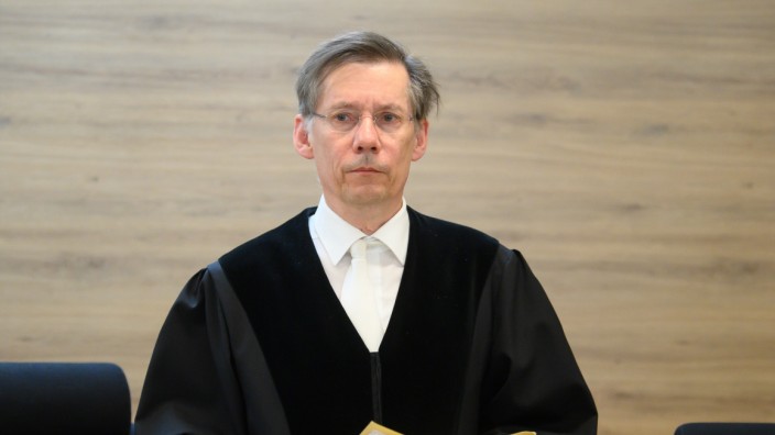 Dresden: Hans Schlüter-Staats, Vorsitzender Richter am Oberlandesgericht in Dresden: im Vortrag souverän, in der Verhandlungsführung nicht immer.