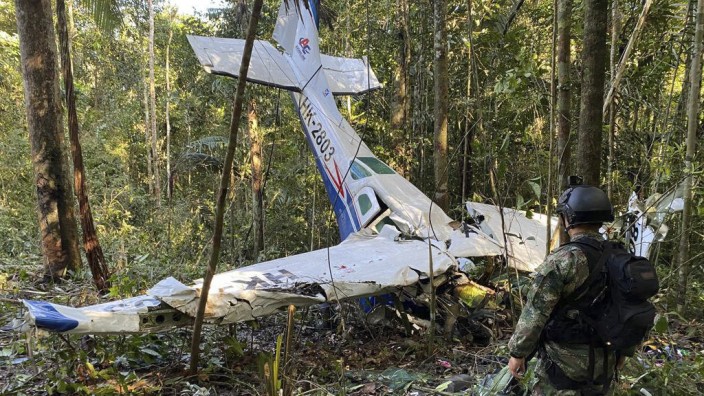 Kolumbien: Die Kinder verschwanden nach einem Flugzeugabsturz. Es dauerte Wochen, bis überhaupt das Wrack der Cessna aufgespürt wurde.