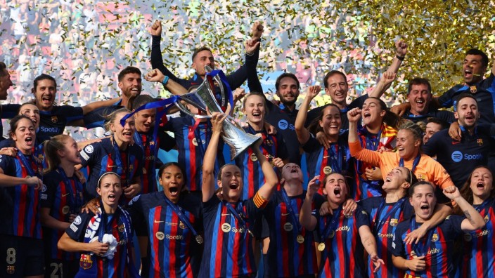 Champions League: Zum zweiten Mal nach 2021 haben die Fußballerinnen des FC Barcelona die Champions League gewonnen.