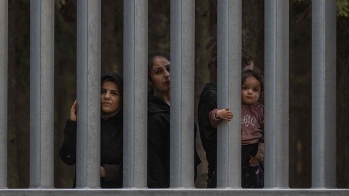 EU-Asylreform: Familien aus Syrien und dem Irak an der Grenze zwischen Polen und Weißrussland.