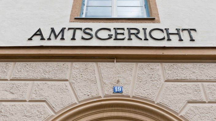 Amtsgericht Ebersberg: Wegen sexuellen Missbrauchs an zwei Kindern musste sich ein 27-Jähriger am Dienstag vor dem Amtsgericht Ebersberg verantworten.