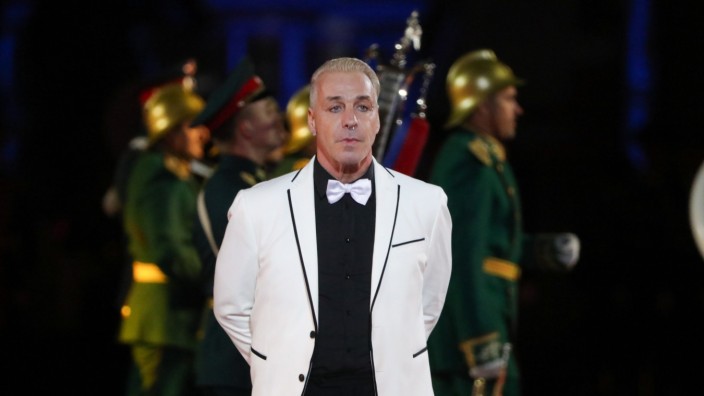 Skandal um Till Lindemann: Till Lindemann 2021 bei einem Auftritt in Moskau.