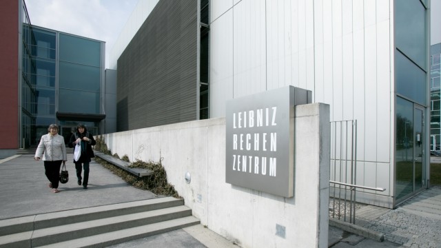 Energiewende an der Hochschule: Das Leibniz-Rechenzentrum mit seinem Supercomputer verbraucht in etwa soviel Energie wie die Stadt Garching, auf deren Boden es steht. Der Forschungscampus könnte zu einem ökologischen Modell werden.
