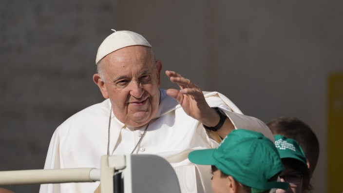 Vatikan: Papst Franziskus bei seiner wöchentlichen Generalaudienz auf dem Petersplatz.