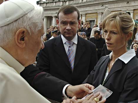 McCanns und Papst, Reuters
