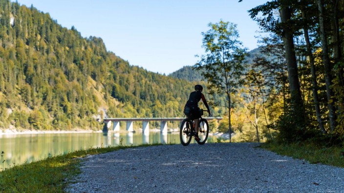 Freizeit im Oberland: Das sogenannte Gravelbike gilt als Alternative zum Mountainbike.