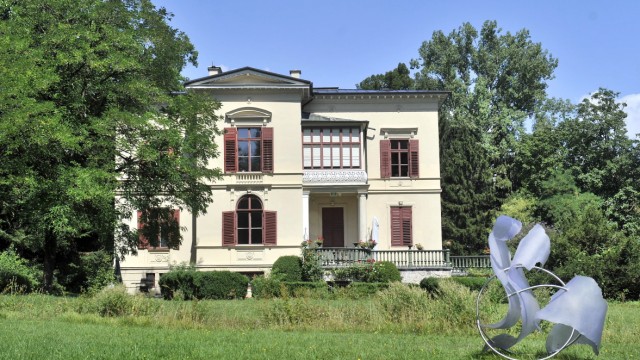 Kultur im Landkreis Starnberg: Die denkmalgeschützte Villa Kustermann ist nicht nur ein Stück Tutzinger Geschichte, sie steht auch für eine höchst erfolgreiche bayerische Unternehmerfamilie des 19. Jahrhunderts.