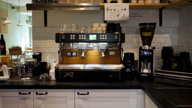 Barista Sistar: Hier wird der hauseigene Espresso zu Kaffee-Klassikern verarbeitet.