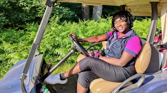 Meine Leidenschaft: Auma Obama beim Golfen: "Der Golfplatz ist mein happy place", sagt Auma Obama.