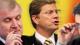 Die drei Herren auf der Aschermittwochs-Manege: Horst Seehofer (CSU), Guido Westerwelle (FDP) und Sigmar Gabriel (SPD). Getty, ddp, Seyboldt