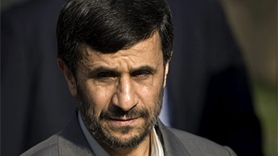 Iran bleibt im Atomstreit hart: Irans Präsident Ahmadinedschad pocht auf die "nuklearen Rechte" seines Landes. Der deutsche Außenminister Steinmeier fordert ein "Ende der Tändeleien".