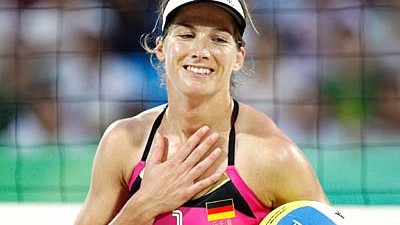 Beachvolleyball: Okka Rau und ihre Partnerin Stefanie Pohl mussten eine Niederlage einstecken.
