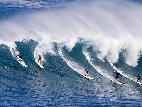 Im Rausch der Wellen: Surfen vor Hawaii, AP