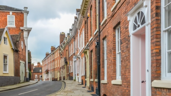 Großbritannien: Für viele Hauseigentümer geht es gerade um nicht weniger als die Frage, ob sie ihre Wohnung oder ihr Haus verkaufen müssen.