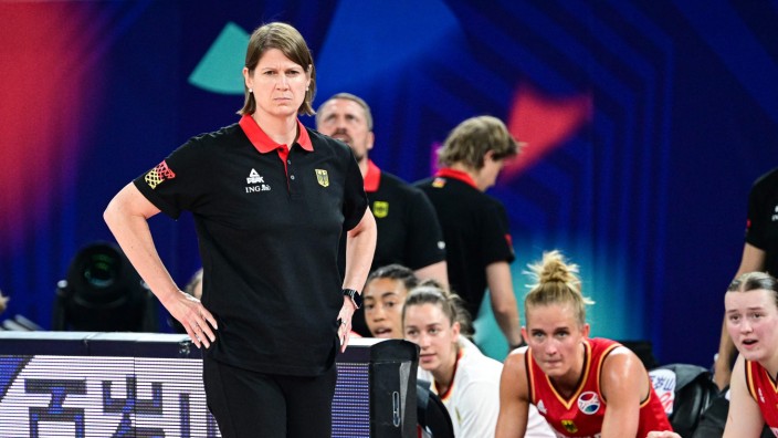 Deutschland bei der Basketball-EM: Bundestrainerin Lisa Thomaidis hat bei der EM eine starke Einheit geformt, Deutschlands Basketballerinnen sind endlich wieder konkurrenzfähig.