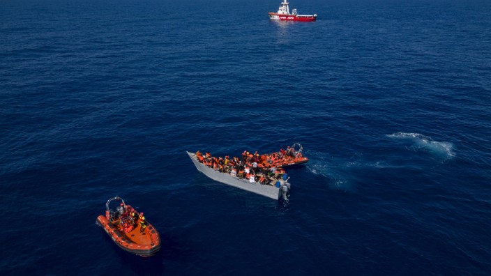 Seenotrettung von Flüchtlingen: Zuletzt sind die offiziellen Zahlen der Todesopfer im Mittelmeer stark angestiegen - und so hoch wie seit Jahren nicht mehr.