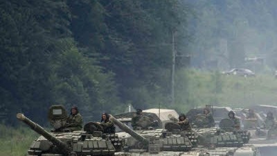 Kaukasus-Konflikt: Russische Panzer in der Nähe von Alagir auf dem Weg zur Grenze Südossetiens.