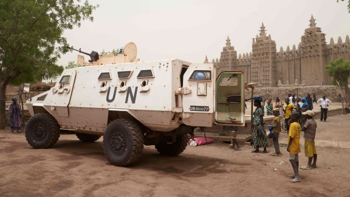 Abzug bis Ende 2023: Ein Fahrzeug der Vereinten Nationen in der zentralmalischen Stadt Djenné.