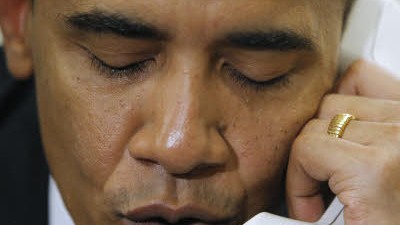 Nachrichten aus dem Netz (60): Findet das Telefon zum Schnarchen: Barack Obama chattet und surft lieber.
