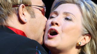 Hillary Clinton und Elton John; AP