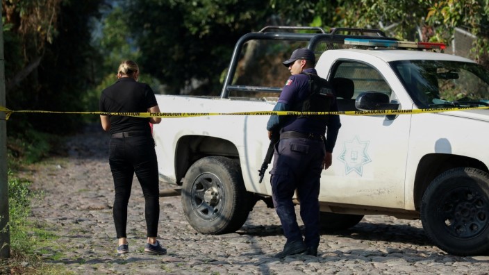 Mexiko: Polizisten am Ort, wo die Leiche des Journalisten Luis Martín Sánchez Iñiguez in Tepic im nördlichen Staat Nayarit gefunden wurde.